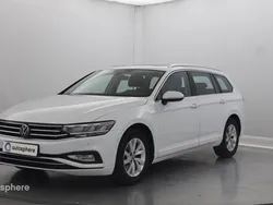 Blanc Utilisé 2023 VW Passat Life Break | 25 499 € (Prix juste)