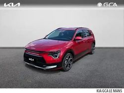 Rouge magma métallisé Utilisé 2024 Kia Niro Premium SUV | 30 990 €