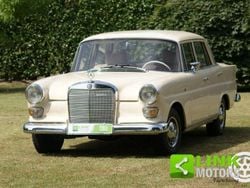 Blanc Utilisé 1967 Mercedes 200 Berline | 16 000 €