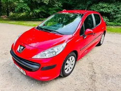 Rouge Utilisé 2007 Peugeot 207 Citadine | 3 990 € (Prix juste)