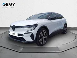 Noir Utilisé 2023 Renault Mégane Iconic Berline | 29 490 € (Prix juste)