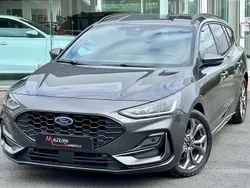 Gris Utilisé 2023 Ford Focus ST-Line Break | 20 990 € (Prix juste)