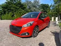Utilisé 2017 Peugeot 208 Allure Citadine | 5 990 € (Prix juste)
