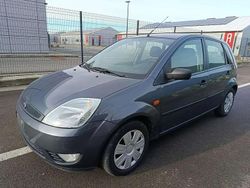 Gris Occasion 2004 Ford Fiesta Trend Berline | 2 400 € (Prix cher)