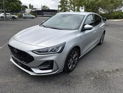 Gris lunaire mã©tallisã© Utilisé 2024 Ford Focus ST-Line X Berline | 22 499 € (Bon prix)