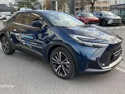 Bleu persan métallisé biton Utilisé 2024 Toyota C-HR SUV | 40 990 €