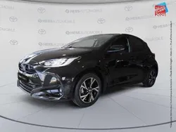 Utilisé 2025 Toyota Yaris Hybrid Design Berline | 23 399 € (Prix juste)