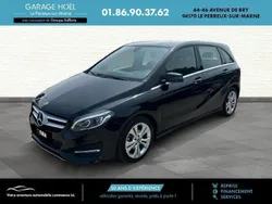Noir Utilisé 2017 Mercedes 180 Berline | 18 490 € (Prix juste)