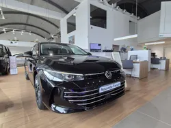 Noir Nouvelle 2024 VW Passat Coupé | 47 734 € (Prix cher)