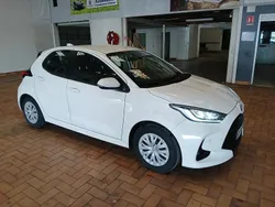 Blanc Utilisé 2023 Toyota Yaris Hybrid Break | 14 750 €