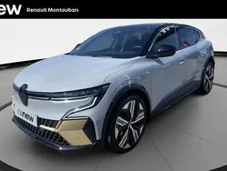 Gris Utilisé 2023 Renault Mégane Iconic Berline | 28 490 € (Prix juste)