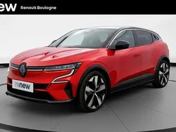 Rouge Utilisé 2022 Renault Mégane Iconic Berline | 26 990 € (Prix juste)