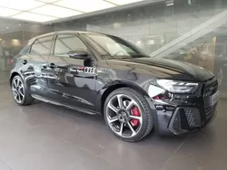 Noir Utilisé 2025 Audi A1 S-Line Citadine | 43 900 €