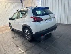 Blanc Utilisé 2016 Peugeot 2008 S SUV | 9 390 € (Prix juste)