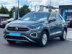 Bleu Utilisé 2024 VW T-Roc Life SUV | 28 999 € (Bon prix)