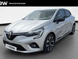 Gris Utilisé 2023 Renault Clio V Evolution Citadine | 15 990 € (Prix juste)