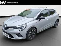 Gris Utilisé 2023 Renault Clio V Evolution Berline | 16 490 € (Prix juste)