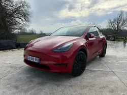Rouge Utilisé 2022 Tesla Model Y Standard Range SUV | 32 000 € (Prix juste)