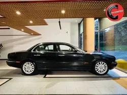 Noir Utilisé 2004 Jaguar XJ8 Berline | 12 397 €