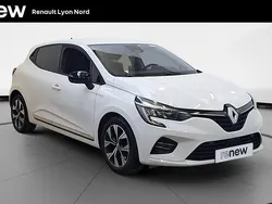 Blanc Utilisé 2023 Renault Clio Evolution Van | 16 490 €