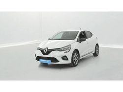 Blanc Utilisé 2022 Renault Clio V Evolution Citadine | 14 987 € (Prix juste)