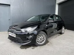Blanc Utilisé 2023 Kia Rio Active Berline | 16 499 € (Prix assez cher)