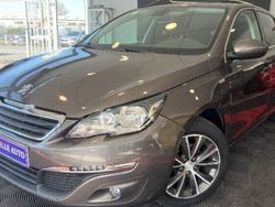 Utilisé 2015 Peugeot 308 Style Berline | 7 800 € (Prix assez cher)