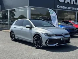 Bleu Nouvelle 2025 VW Golf VIII R-line Berline | 36 890 € (Prix juste)