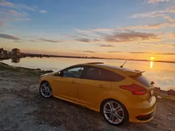 Jaune Utilisé 2018 Ford Focus S Berline | 11 000 €