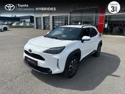 Rouge Utilisé 2023 Toyota Yaris Hybrid Design | 25 990 € (Prix cher)