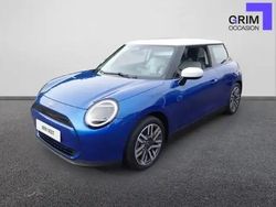 Bleu Utilisé 2024 Mini Cooper Classic Citadine | 31 990 € (Prix cher)