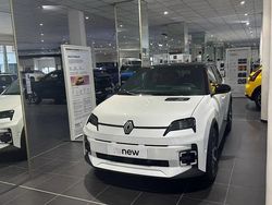 Blanc Nouvelle 2025 Renault R5 Techno Citadine | 33 900 € (Prix assez cher)