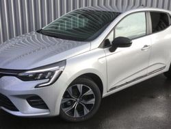 Utilisé 2023 Renault Clio V Evolution Citadine | 19 792 € (Prix cher)