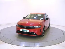 Rouge Utilisé 2024 Opel Astra Berline | 23 480 € (Prix juste)