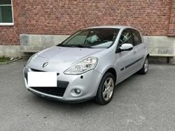 Gris Utilisé 2010 Renault Clio II Citadine | 3 500 € (Prix juste)