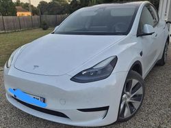 Blanc Utilisé 2022 Tesla Model Y Standard Range SUV | 25 000 € (Prix assez cher)