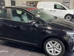 Noir Nouvelle 2024 Renault Clio V Evolution Berline | 22 199 € (Prix juste)