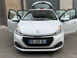 Blanc Utilisé 2018 Peugeot 208 Premium Citadine | 6 000 €
