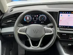 Blanc Utilisé 2024 VW Passat Life Break | 33 770 € (Prix assez cher)