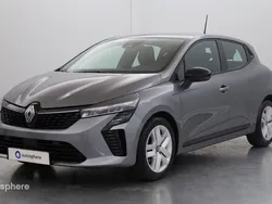 Gris Utilisé 2024 Renault Clio V Evolution Berline | 16 099 € (Prix juste)