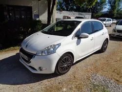 Blanc Utilisé 2014 Peugeot 208 Allure Citadine | 7 500 € (Bon prix)