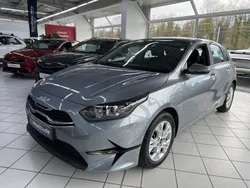 Gris eclipse métallisé Utilisé 2023 Kia Ceed Active Berline | 22 299 € (Prix juste)