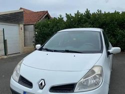Blanc Utilisé 2008 Renault Clio II Berline | 3 500 € (Prix assez cher)