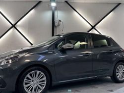 Utilisé 2017 Peugeot 208 Style Citadine | 9 990 € (Prix juste)