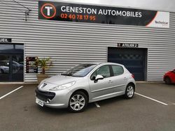 Gris Utilisé 2007 Peugeot 207 Premium Berline | 4 990 € (Prix assez cher)