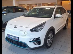 Blanc nacre Utilisé 2022 Kia e-Niro 2 SUV | 21 999 € (Prix juste)