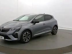 Gris schiste Occasion 2024 Renault Clio V Berline | 16 990 € (Prix assez cher)