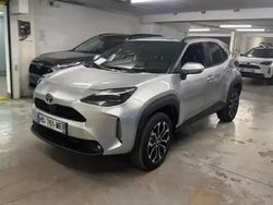 Gris Utilisé 2025 Toyota Yaris Hybrid Design SUV | 32 000 €
