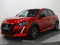 Rouge Utilisé 2022 Peugeot e-208 Style Citadine | 16 990 € (Prix juste)
