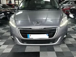Gris Utilisé 2015 Peugeot 5008 Access Monospace | 7 990 € (Prix juste)